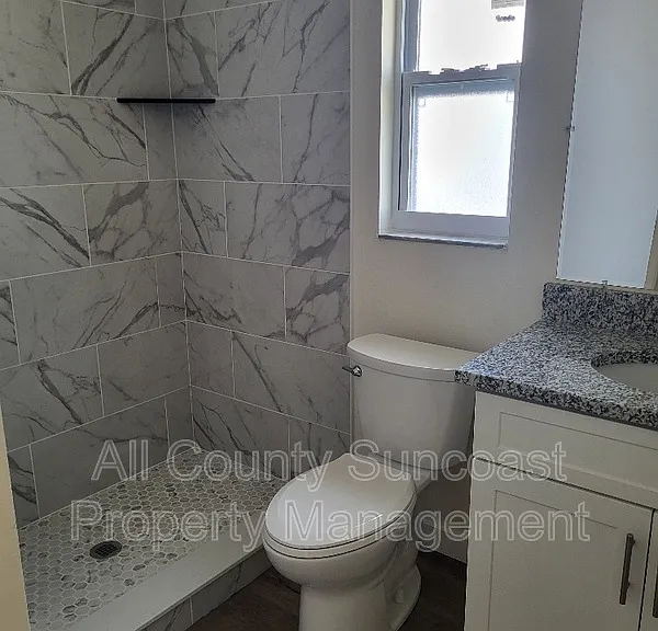 648 16th Ln — Photo 8