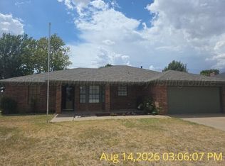 1605 N Zimmers St, Pampa, TX 79065