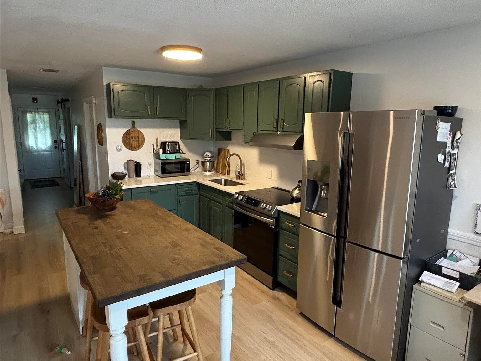 1 bed, 1.0 bath, 800 sqft, $1,800 — Photo 1