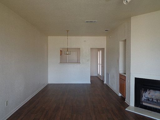 5th image of 1741 Creekview Dr