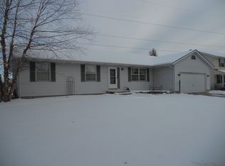 1326 Janet St, Sycamore, IL 60178