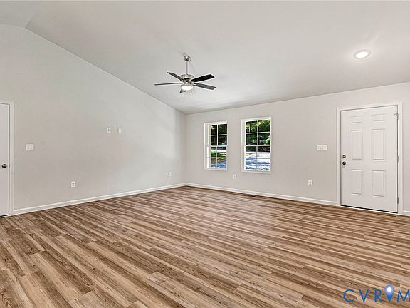 4th image of 226 Sea Cliff Dr