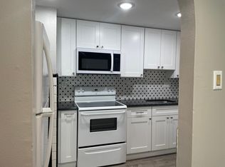 8141 Titus Rd, Saint Louis, MO 63114