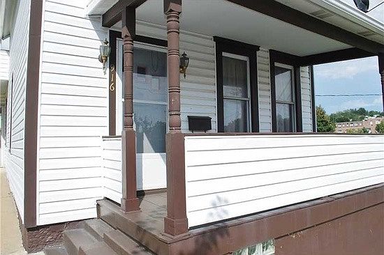 Front Porch / Mail Access