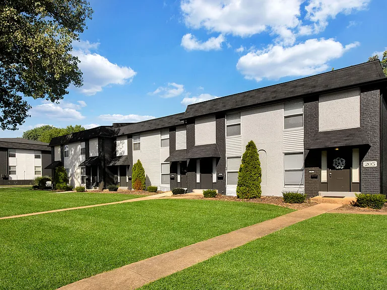 Forest Lake Apartments — Photo 7
