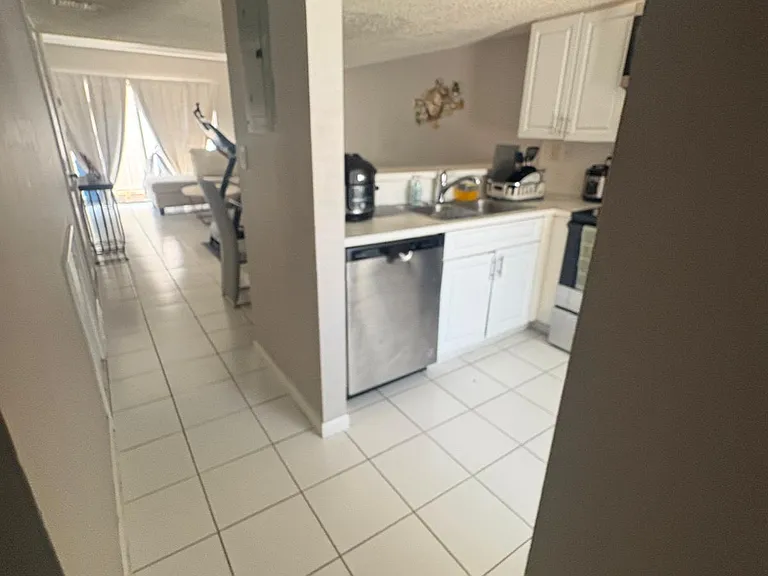 246 Riviera Cir — Photo 8