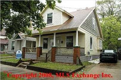 2nd image of 906 Tamarack Ave NW