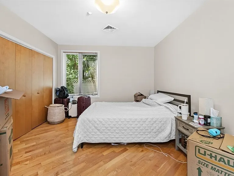 24 Bay State Rd #5 — Photo 11