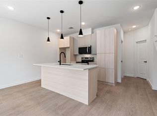 1033 N Ln, Houston, TX 77088