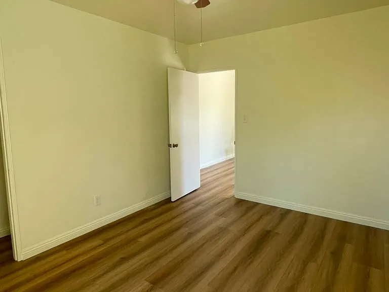 1112 S Chapel Ave — Photo 10