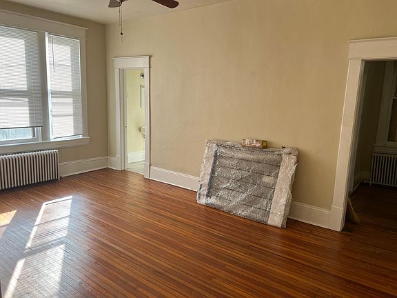 3rd image of 114 Highland Ave SW #A