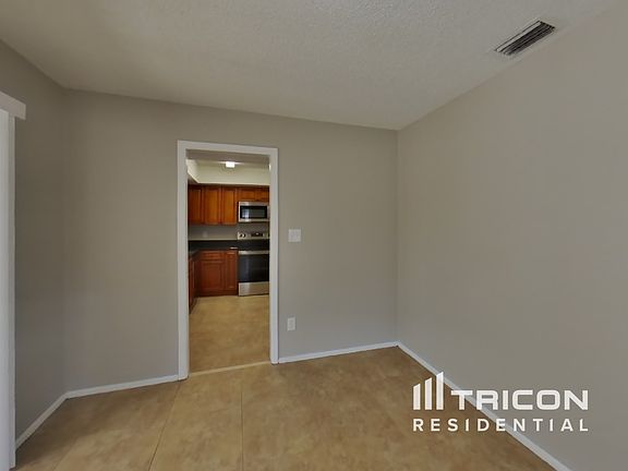 5th image of 2215 Cornell Dr