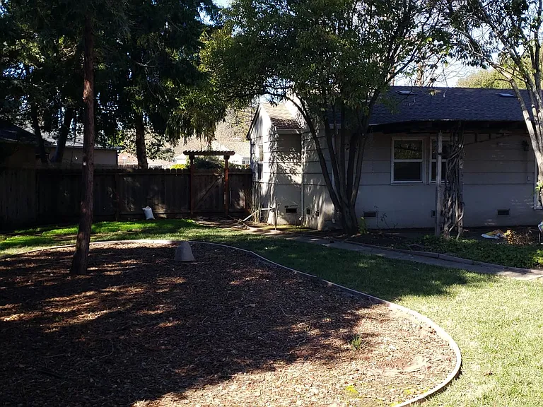 926 Louisa Ct — Photo 17