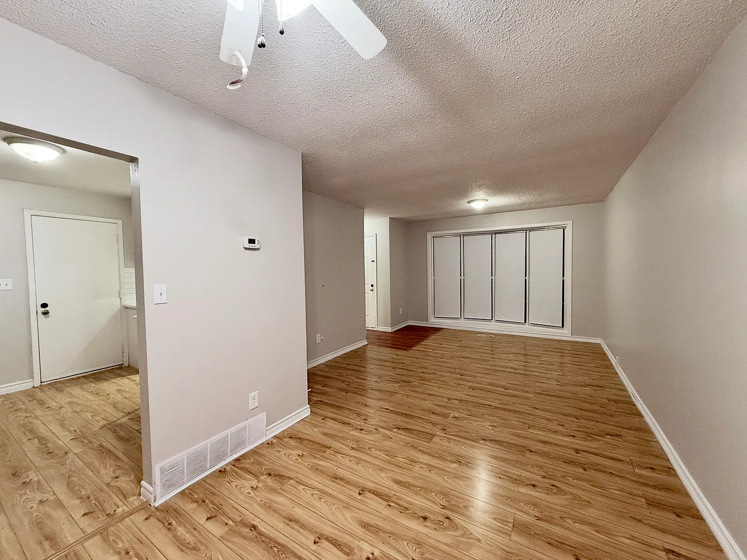 141 Adis Ave Hamilton ON L9C 6T9 — Photo 2