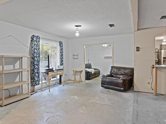 5th image of 4261 Morelia Pl