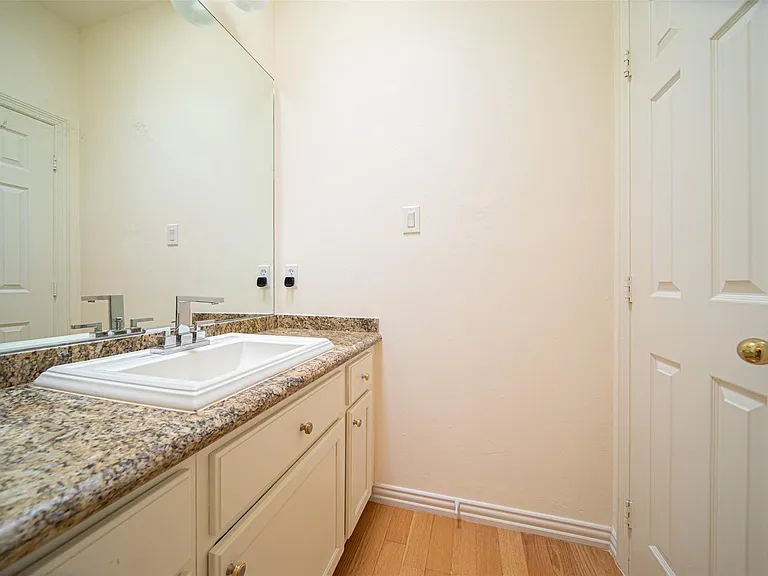 3114 Lake St — Photo 19