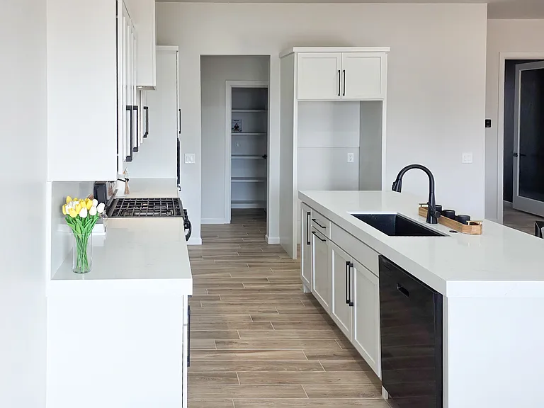 25198 Scarlett St — Photo 10