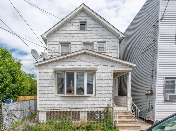 10 John St, Carteret Boro, NJ 07008