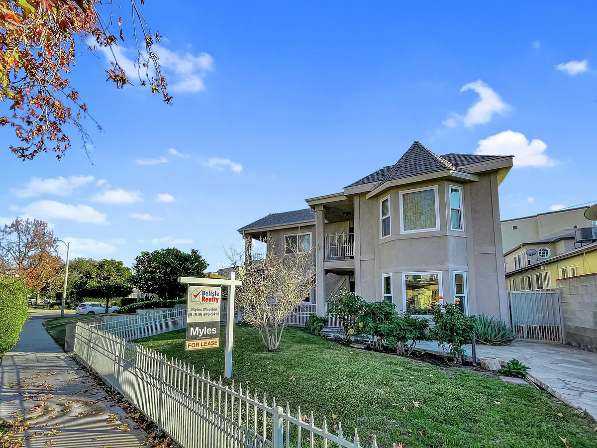 Building Photo - 3904 W Heffron Dr #C