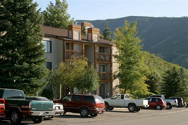 2 bed, 960 sqft, $2,750 — Photo 4