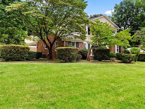 2nd image of 306 Leland Dr