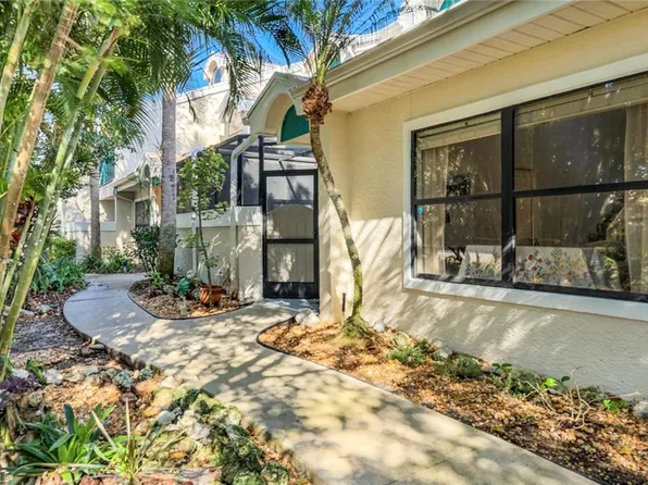 61 Emerald Woods DR #D9, NAPLES, FL 34108