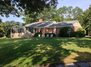 99 Nimcock Rd, Urbanna, VA 23175