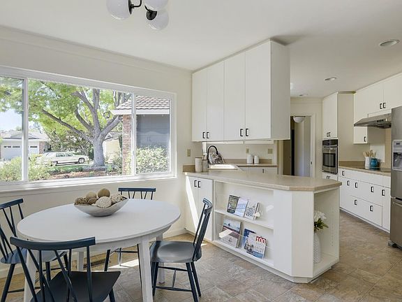5th image of 4127 Wilkie Ct