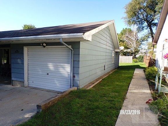 2nd image of 1014 1st Ave N