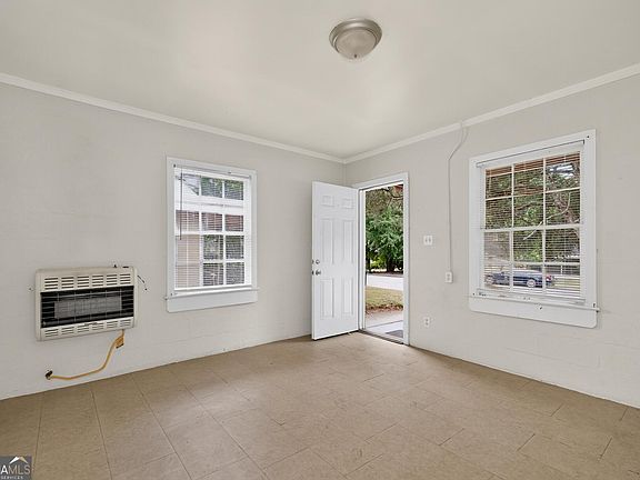 4th image of 817 W Gordon Ave