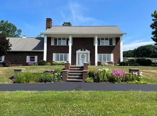329 Breezy Country Ln, Altoona, PA 16601