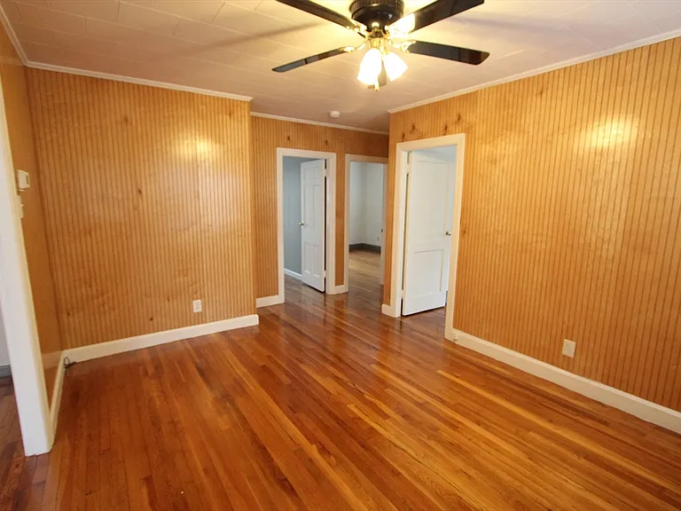 23 Saxon St #23 — Photo 9