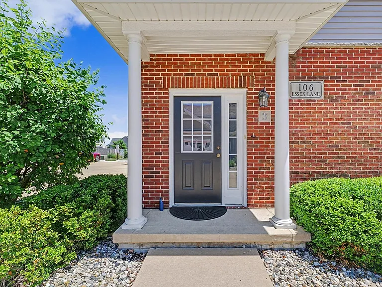 106 Essex Ln #3 — Photo 4