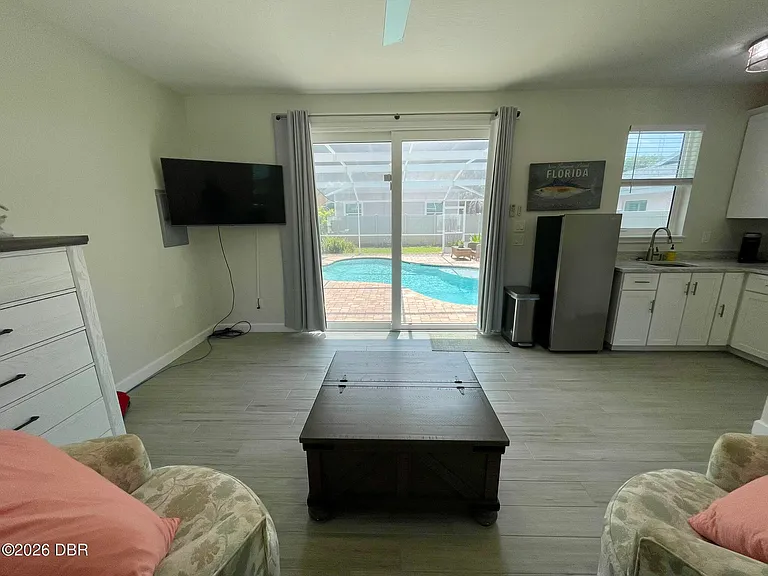 208 Hillsboro St — Photo 57