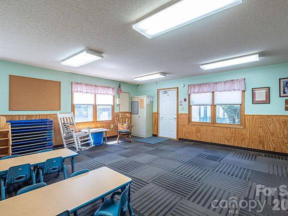 2nd image of 2482 June Bug Rd