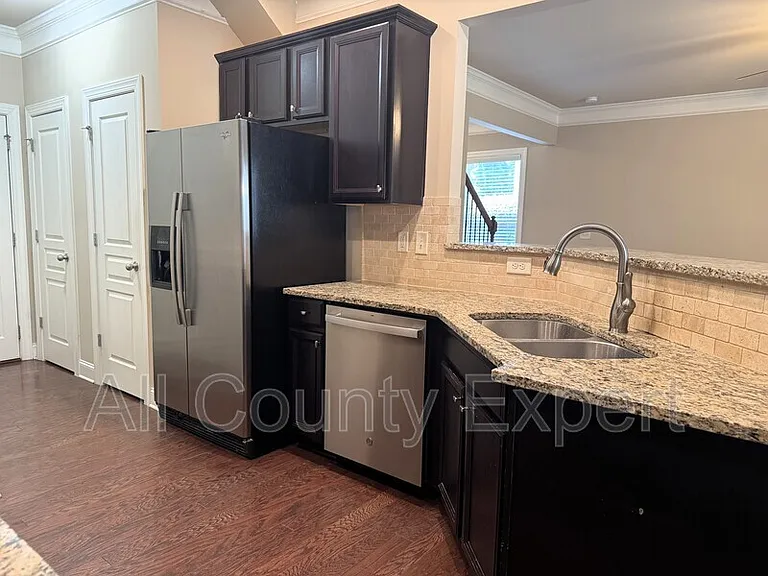 1065 Township Cir — Photo 9