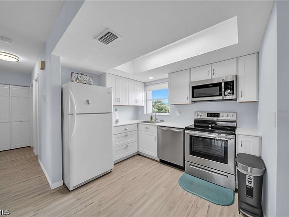 4th image of 1318 Wesley Dr APT 124B