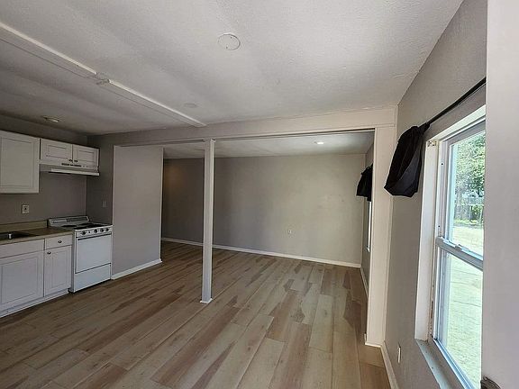 4th image of 1504 9th Ave N #1/2