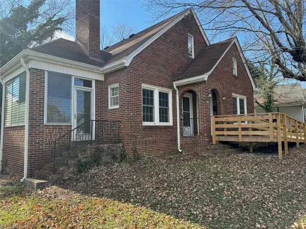 906 Circle Dr, High Point, NC 27262