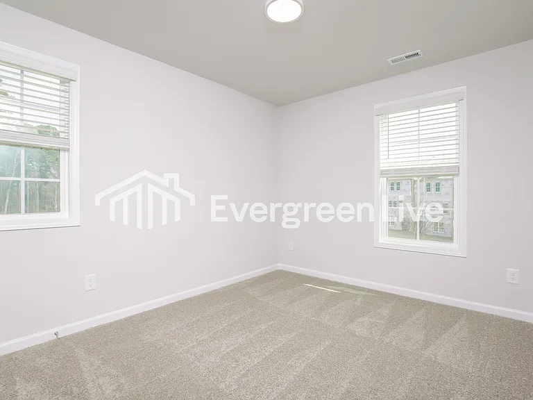 542 Hodge Rd — Photo 11