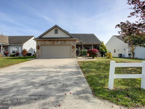 31 Lantern Ln, Shippensburg, PA 17257