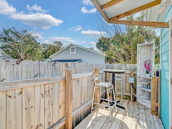 5th image of 1505 W Garden St #3