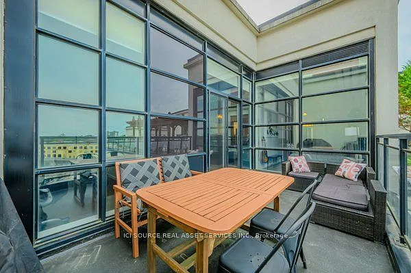 410 King St W #609 — Photo 10