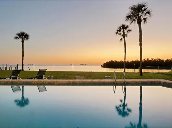 7318 Westmoreland Dr, Sarasota, FL 34243