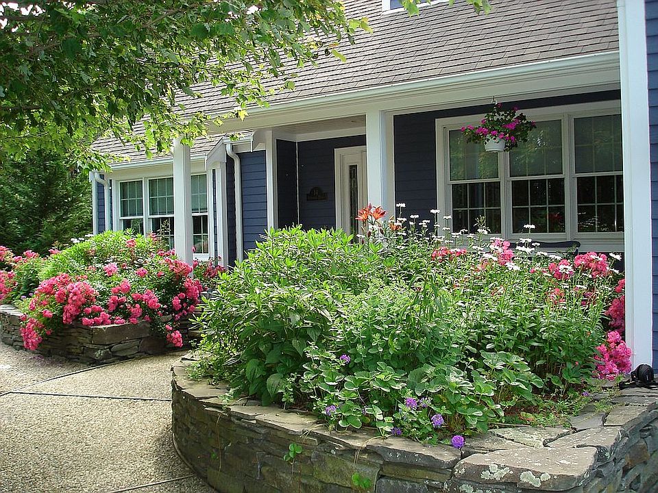 Front entry Farmer's Porch