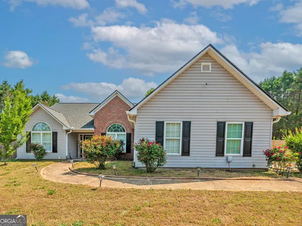 160 Glenn Fuller Cir, Commerce, GA 30529