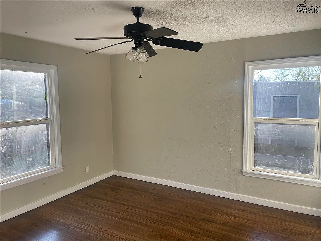 3 bed, 1.0 bath, 1080 sqft, $1,200 — Photo 4