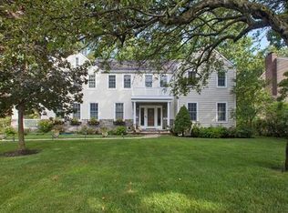 10 Robinhood Rd, White Plains, NY 10605