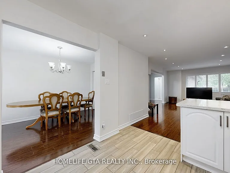 8 Whiteleas Ave — Photo 17