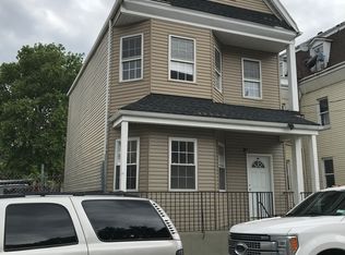 125 Herriot St, Yonkers, NY 10701